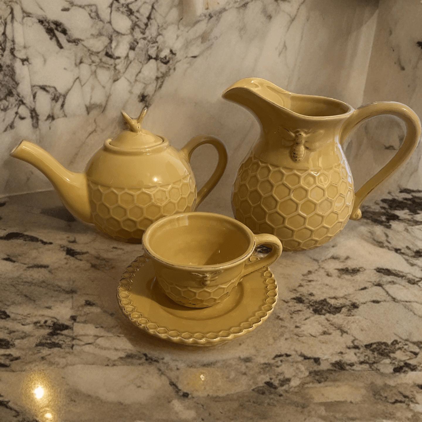 Honeycomb Tea Pitcher - Death by Tea